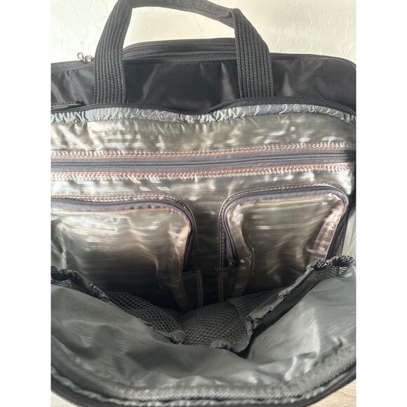 TravelPro Crew 5 Rolling Tote Wheeled Carry On Weekender 16" Telescoping Handle - Picture 8 of 9